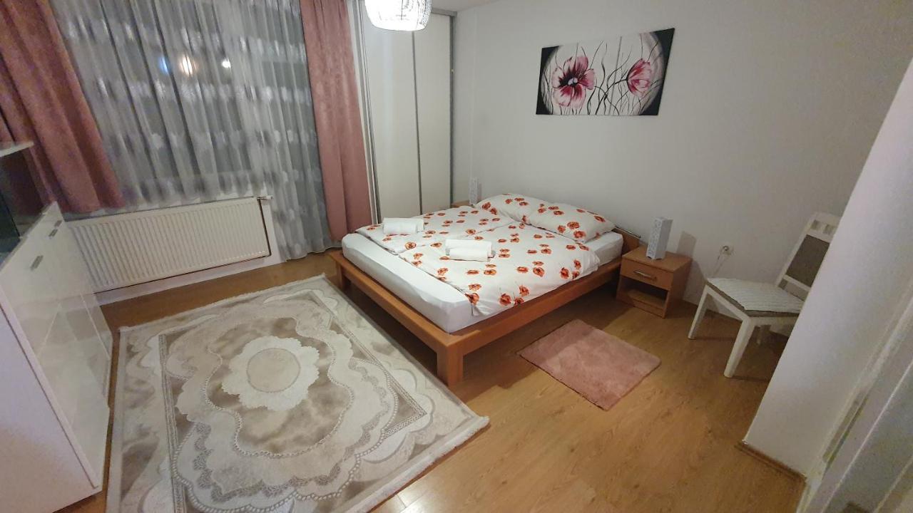 Apartman Dina Bihać Eksteriør billede