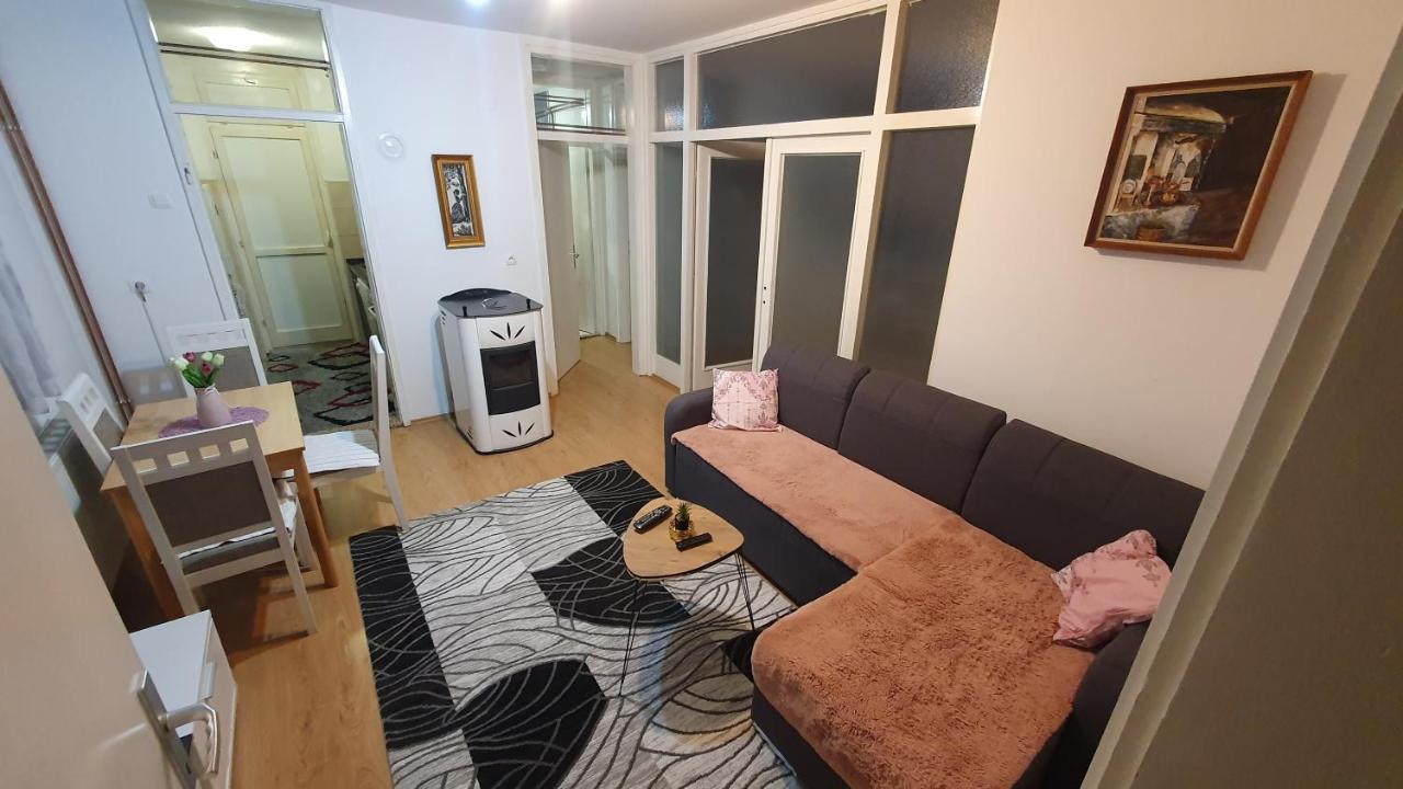 Apartman Dina Bihać Eksteriør billede